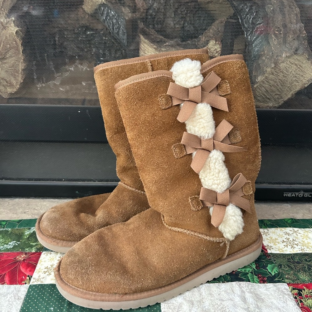 Koolaburra Uggs Tan Suede Winter Boots with Bow Details